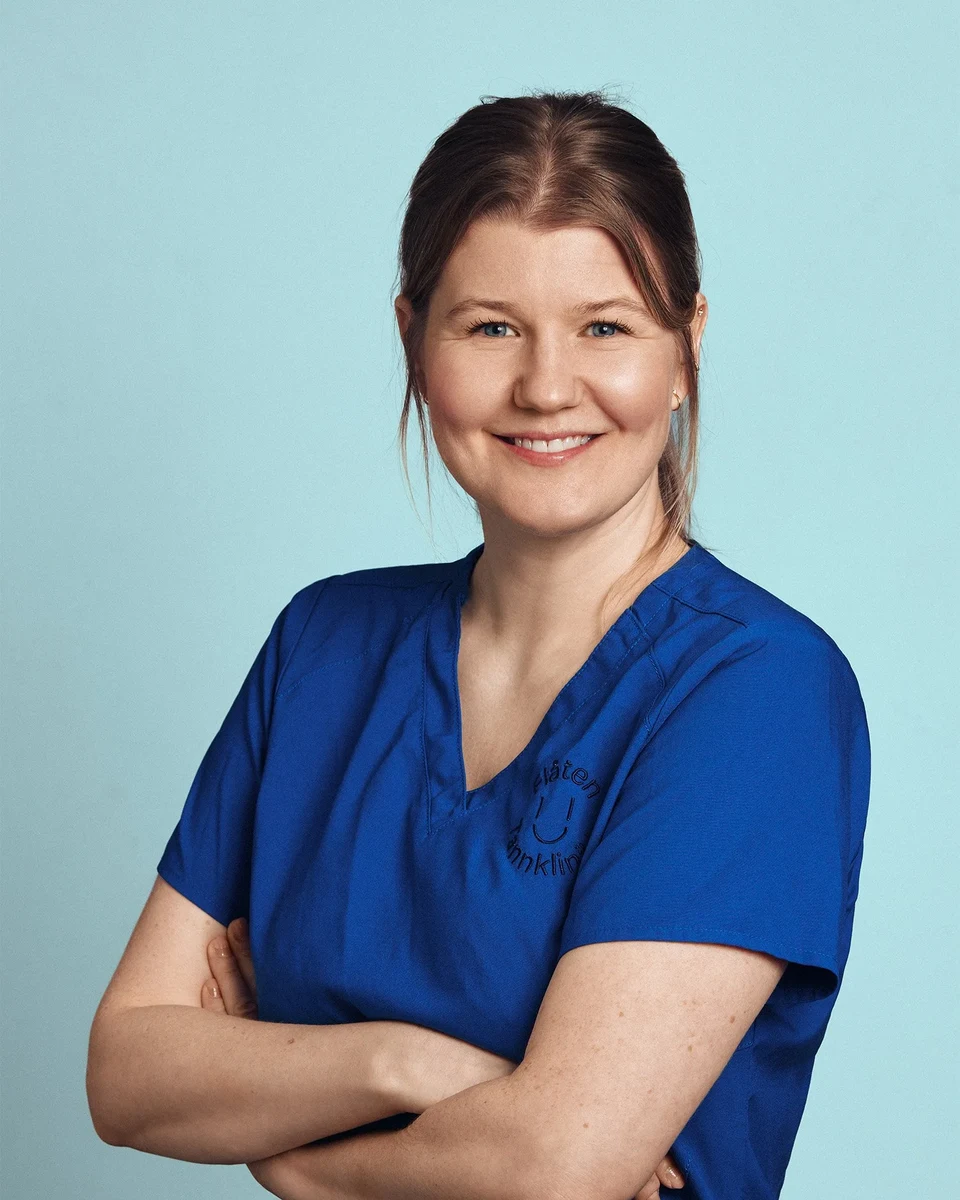 Tannlege og klinikkeier June Bolme ved Flåten Tannklinikk